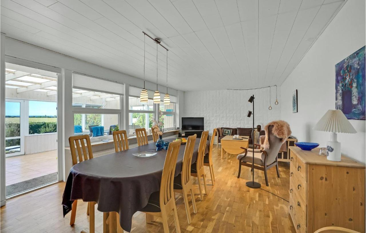 Stunning Home In Hadsund With Wifi And 4 Bedrooms Exterior photo